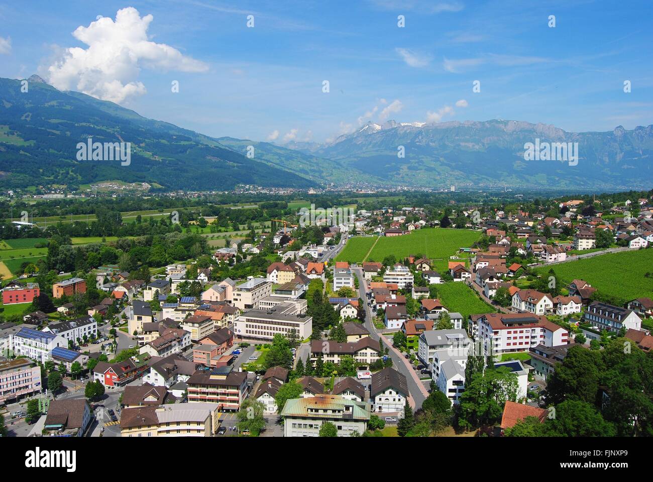 VADUZ, Liechtenstein - 9 luglio. Vista su Vaduz, Liechtenstein il 9 luglio 2013. Foto Stock