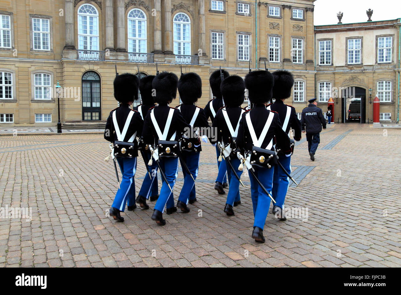 Cambio della guardia il Palazzo di Amalienborg, Copenhagen, Danimarca Foto Stock
