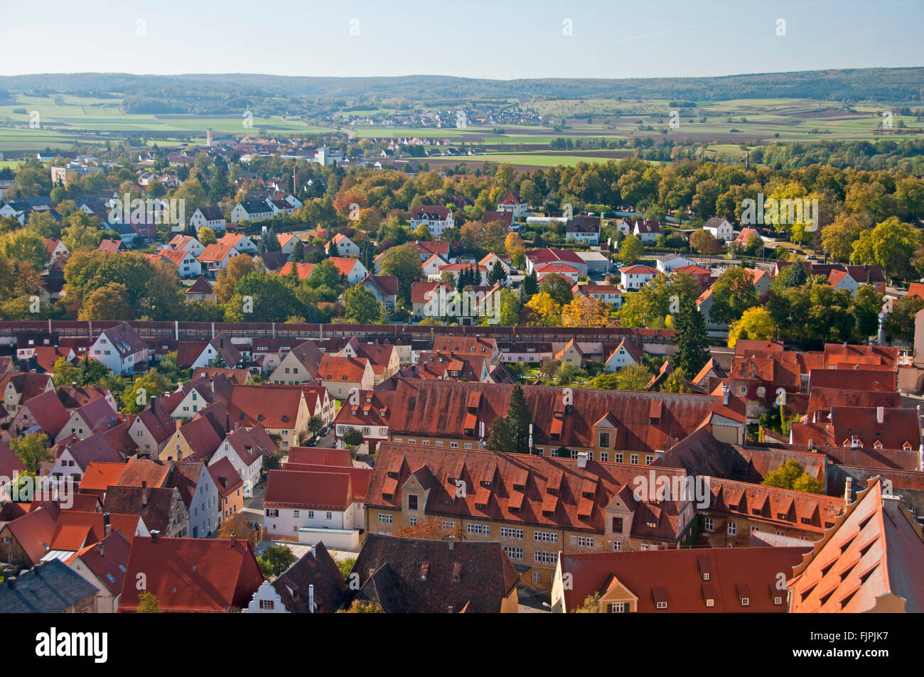 Geografia / viaggi, Germania, Nördlingen, viste sulla città / cityscapes, vista dalla torre di protestante del San Giorgio chiesa parrocchiale, Additional-Rights-Clearance-Info-Not-Available Foto Stock