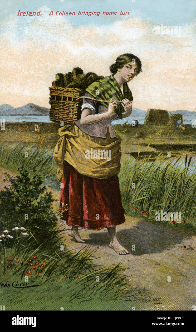 La donna irlandese che trasportano turf, cartolina, 1916 Foto Stock
