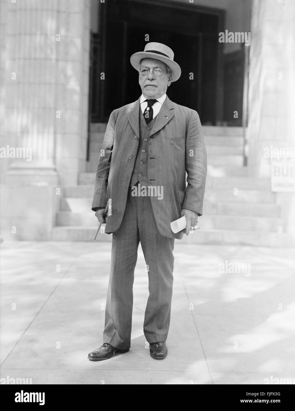 Samuel Gompers (1850-1924), leader britannico dell'Unione del lavoro americano, ritratto completo, Harris & Ewing, 1914 Foto Stock