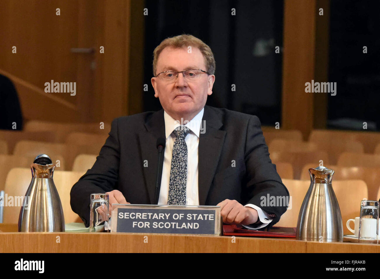 Edimburgo, Scozia, 3 marzo, 2016 Il Segretario di Stato per la Scozia David Mundell MP, è messo in discussione dal parlamento scozzese la devoluzione del Comitato sulla recentemente convenuto "quadro fiscale" per trattare con i nuovi poteri in materia di essere devolute sotto la Scozia Bill Credito: Ken Jack / Alamy Live News Foto Stock