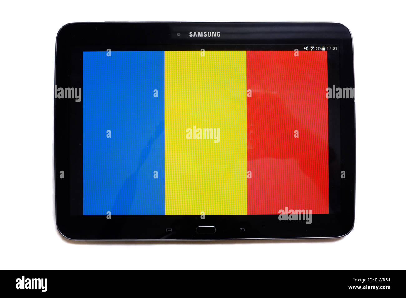 Bandiera della Romania visualizzati su una schermata di tablet fotografati contro uno sfondo bianco. Foto Stock