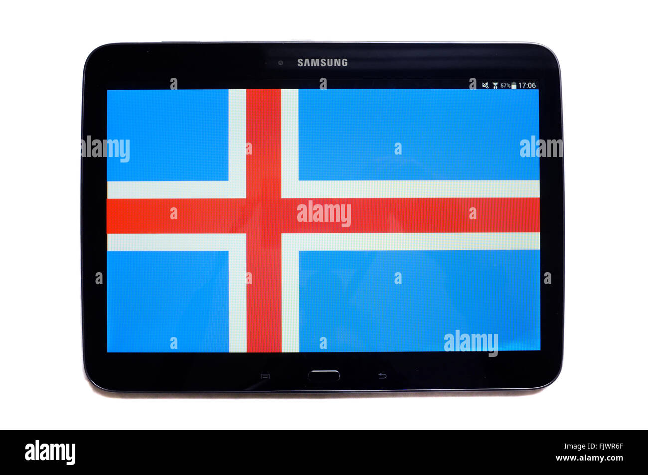 La bandiera di Islanda visualizzati su una schermata di tablet fotografati contro uno sfondo bianco. Foto Stock