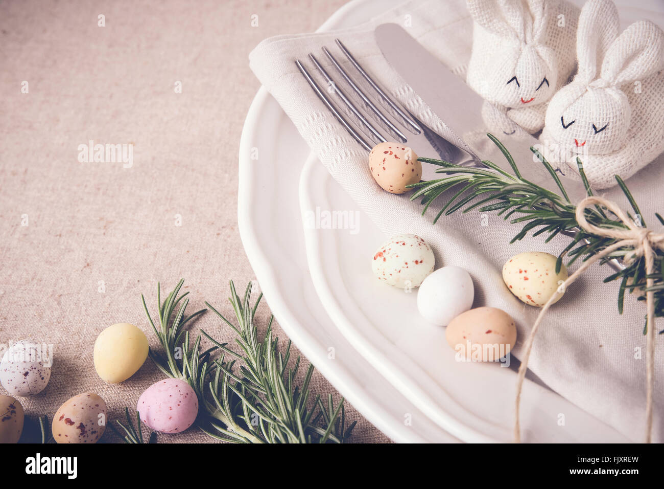 Pasqua impostazione tabella copyspace sfondo, il fuoco selettivo Foto Stock