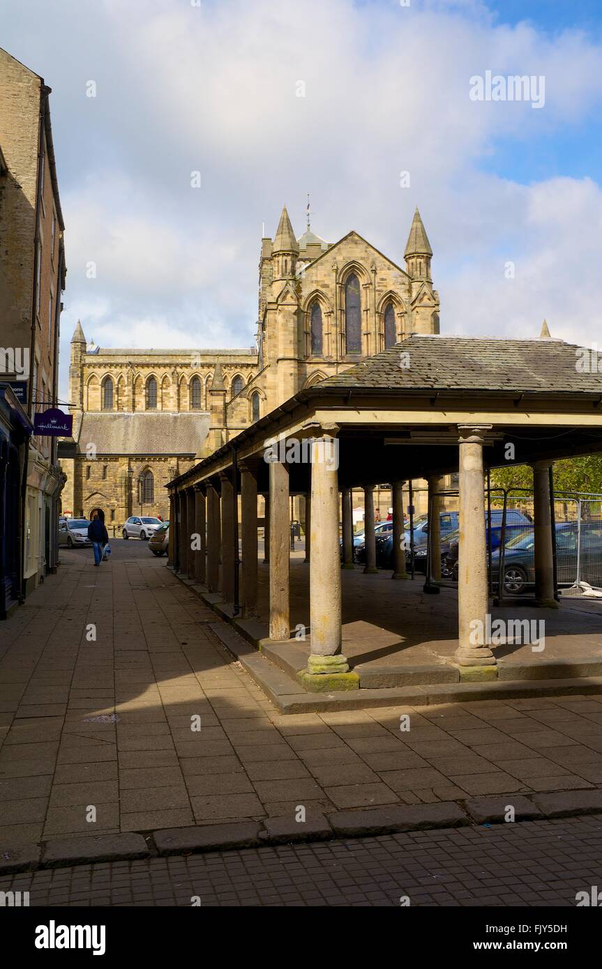 Hexham Market Place, Hexham Abbey. Hexham, Northumberland, Inghilterra, Regno Unito. Foto Stock