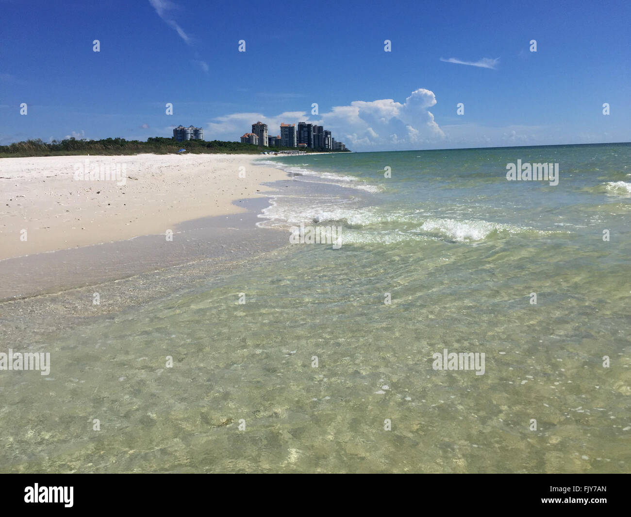 Spiaggia di sabbia bianca di Naples, Florida Foto Stock