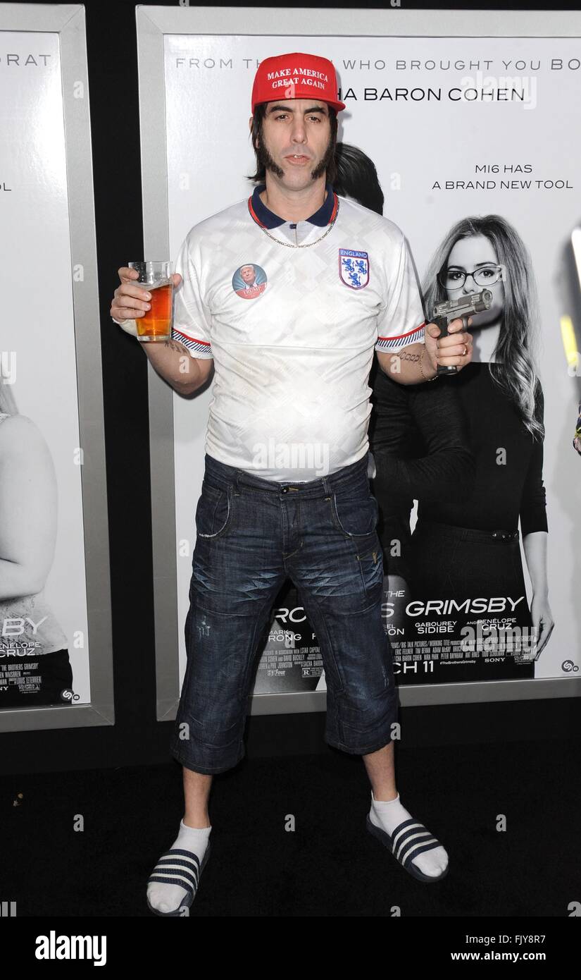 Los Angeles, CA, Stati Uniti d'America. 3 Mar, 2016. Sacha Baron Cohen presso gli arrivi per i fratelli GRIMSBY Premiere, il Regency Village Theatre di Los Angeles, CA 3 marzo 2016. Credito: Dee Cercone/Everett raccolta/Alamy Live News Foto Stock