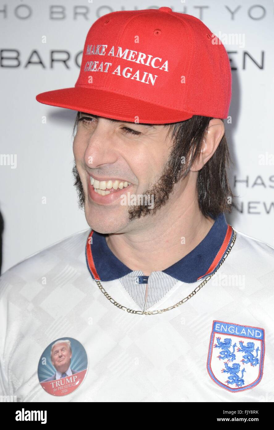 Los Angeles, CA, Stati Uniti d'America. 3 Mar, 2016. Sacha Baron Cohen presso gli arrivi per i fratelli GRIMSBY Premiere, il Regency Village Theatre di Los Angeles, CA 3 marzo 2016. Credito: Dee Cercone/Everett raccolta/Alamy Live News Foto Stock