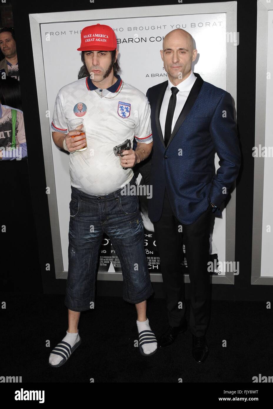 Los Angeles, CA, Stati Uniti d'America. 3 Mar, 2016. Sacha Baron Cohen, marchio forte presso gli arrivi per i fratelli GRIMSBY Premiere, il Regency Village Theatre di Los Angeles, CA 3 marzo 2016. Credito: Dee Cercone/Everett raccolta/Alamy Live News Foto Stock