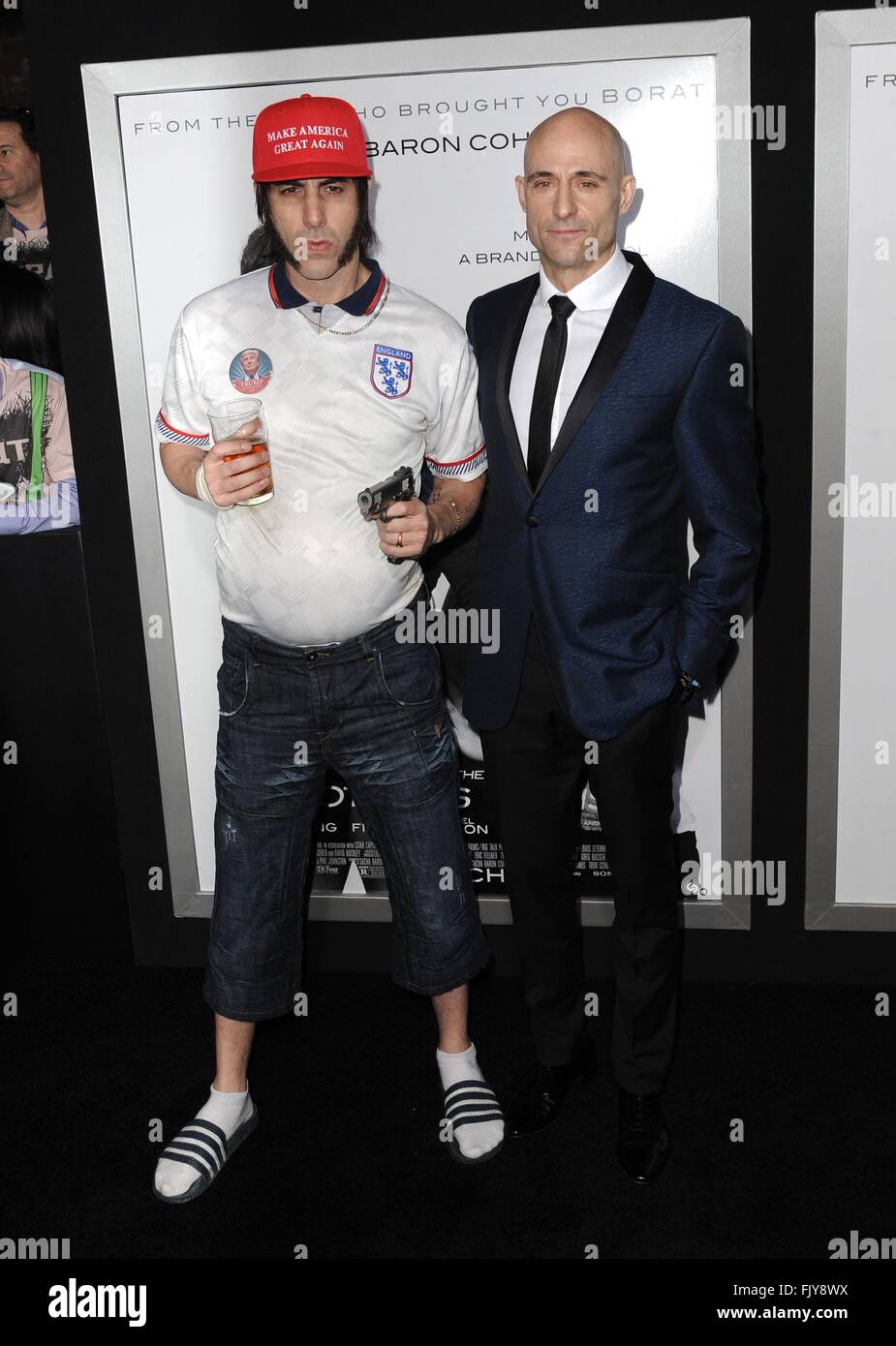 Los Angeles, CA, Stati Uniti d'America. 3 Mar, 2016. Sacha Baron Cohen, marchio forte presso gli arrivi per i fratelli GRIMSBY Premiere, il Regency Village Theatre di Los Angeles, CA 3 marzo 2016. Credito: Dee Cercone/Everett raccolta/Alamy Live News Foto Stock