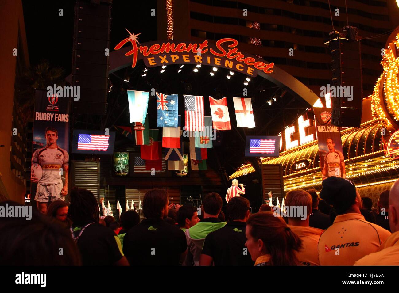 Las Vegas, NV, Stati Uniti d'America. 3 Mar, 2016. Atmosfera di presenze per Olympic giocatori di rugby Kick Off USA Sevens Rugby Internazionale Torneo con sfilata delle nazioni, Fremont Street Experience, Las Vegas NV, Marzo 3, 2016. Credito: James Atoa/Everett raccolta/Alamy Live News Foto Stock