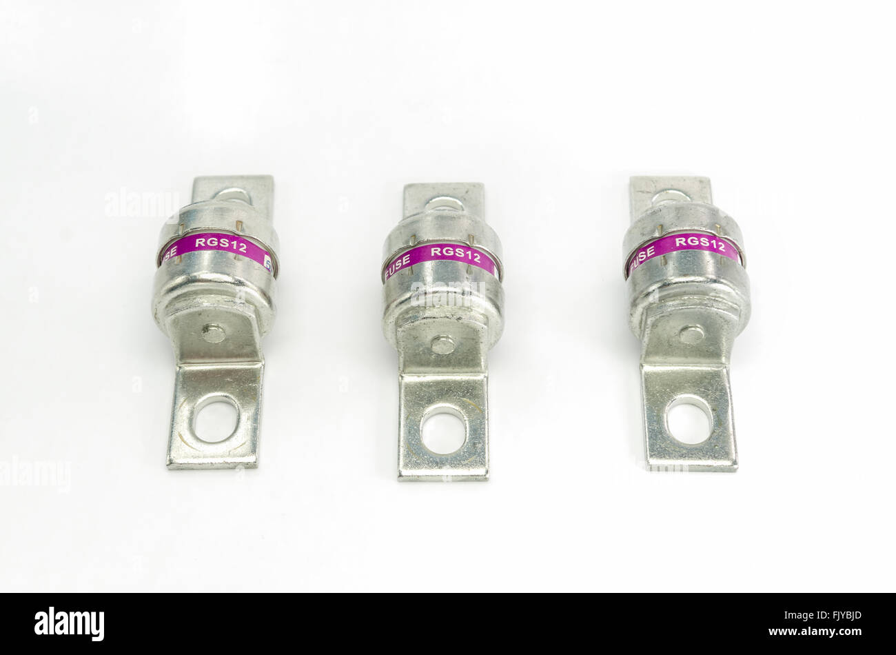 Il fusibile di protezione elettrica componente su sfondo bianco. Foto Stock
