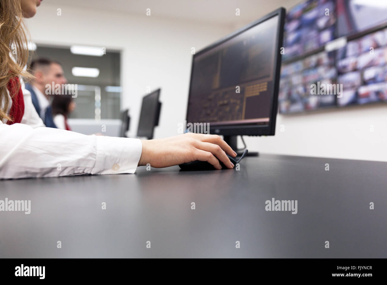 Operatore della sala di controllo Foto Stock