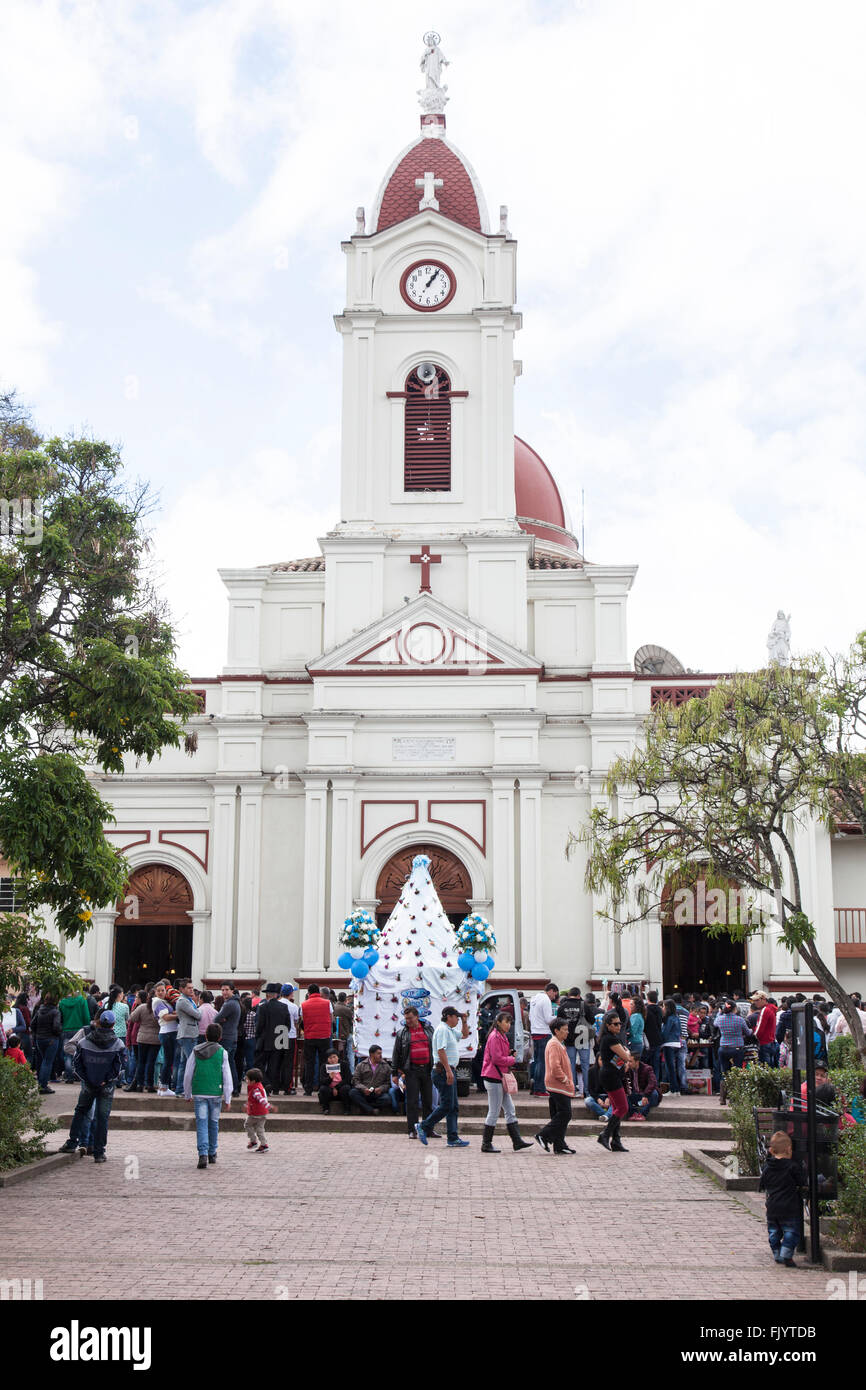 Santa Maria del Monte Carmelo o Virgen del Carmen luglio festival in Colombia, è patrona della Colombia Nazionale di Polizia e auto Foto Stock