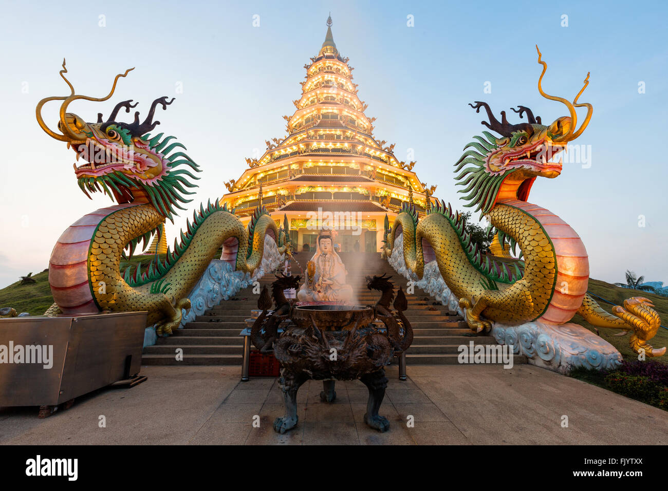 Punto di riferimento tempio Wat hyua pla kang (tempio Cinese) Chiang Rai, Thailandia Foto Stock
