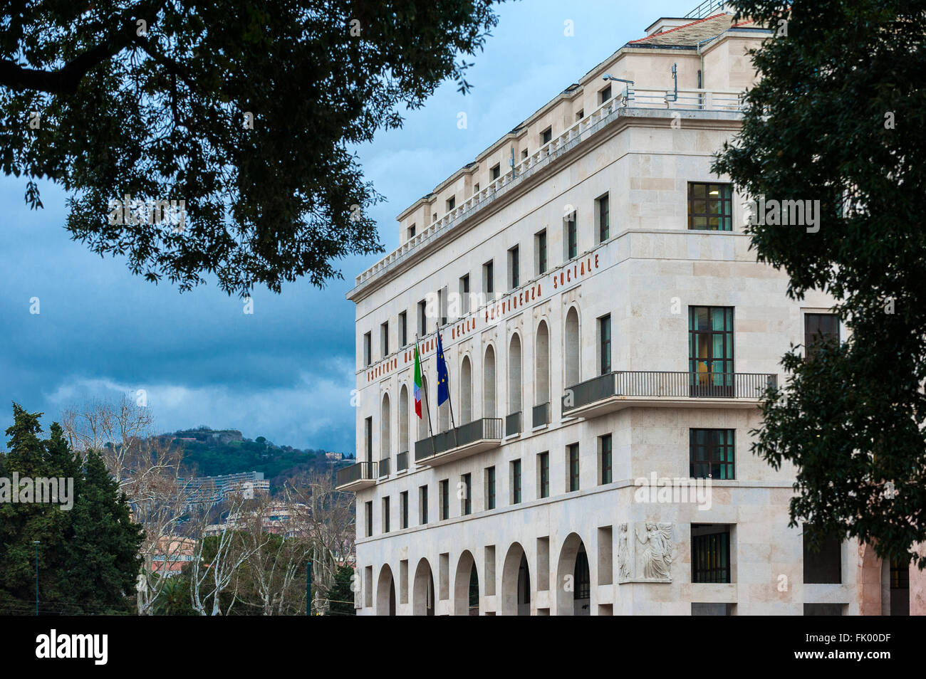 Italia Liguria Genova architetture di Marcello Piacentini - Piazza Della Vittoria Palazzo del Istituto Nazionale Previdenza Sociale - INPS Foto Stock