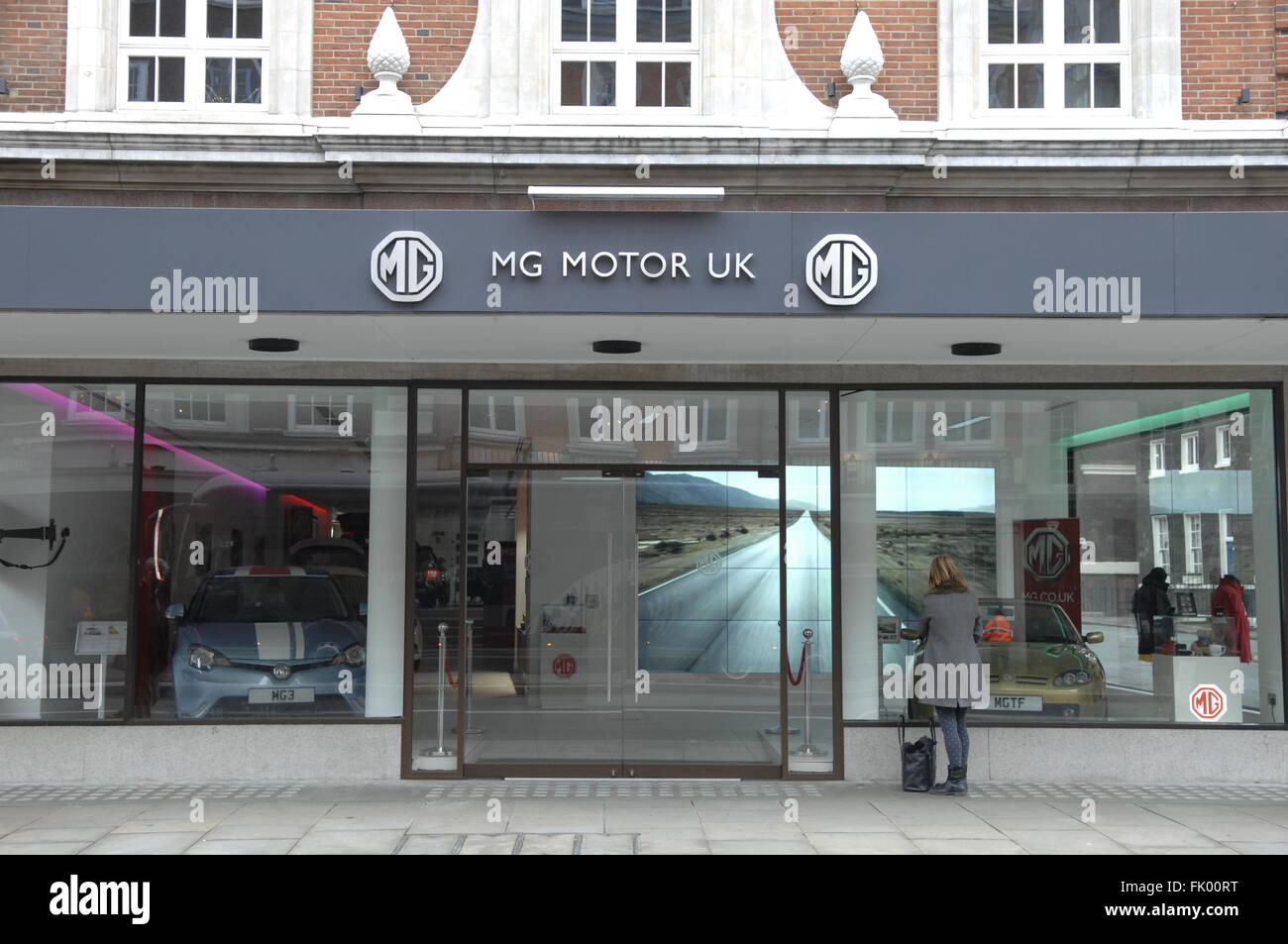 Motore MG UK Showroom in Piccadilly,Londra,Inghilterra. Foto Stock