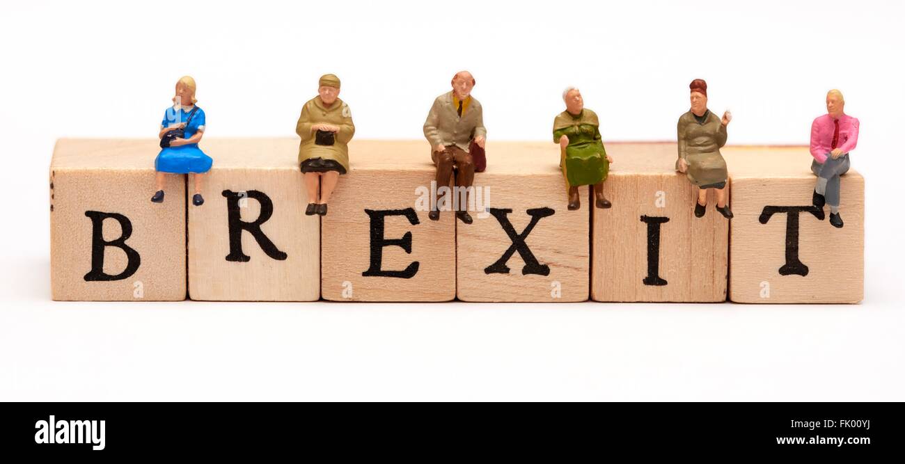 La parola Brexit miniaturizzati con gente seduta sulla parte superiore. Foto Stock