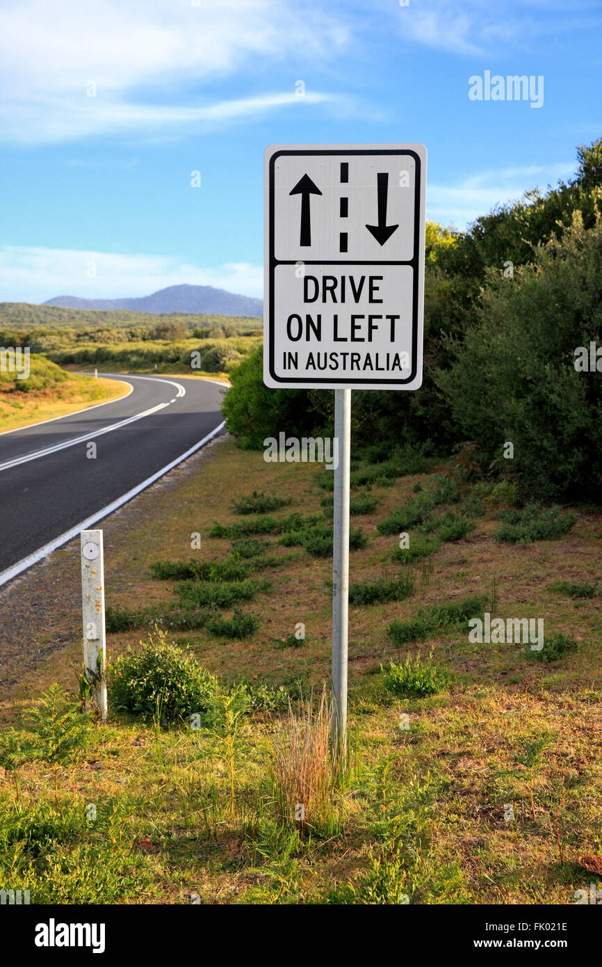 Segno di Traffico, traffico lato sinistro, attenzione, Australia Foto Stock