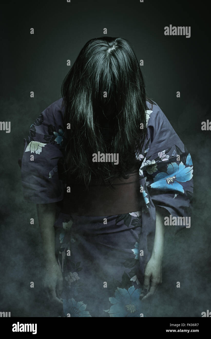 Fantasmi giapponesi in kimono dress . Horror e halloween Foto Stock