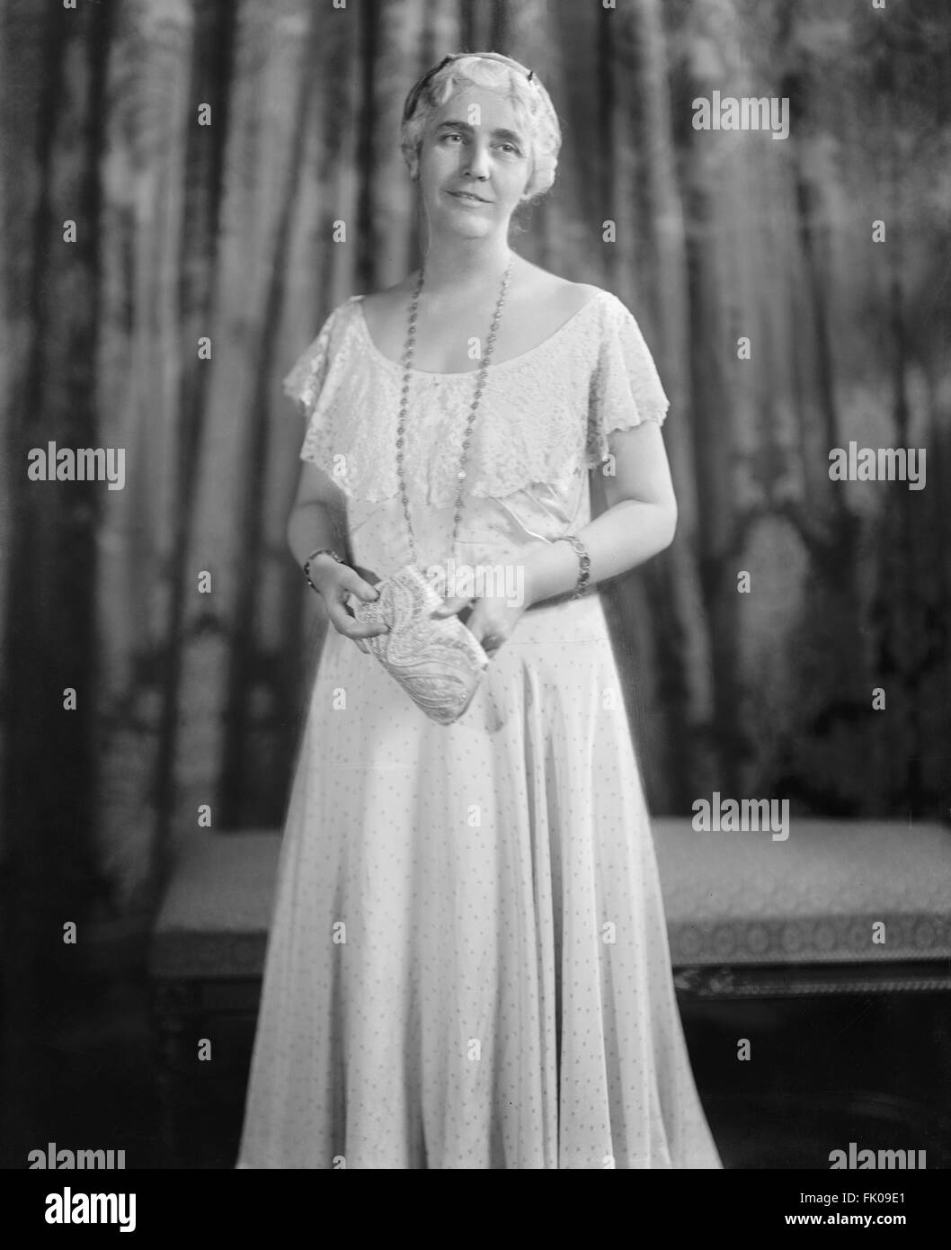 Lou Henry Hoover (1874-1944), Stati Uniti First Lady come moglie degli Stati Uniti Presidente Herbert Hoover, ritratto di tre quarti, Harris & Ewing, 1930 Foto Stock
