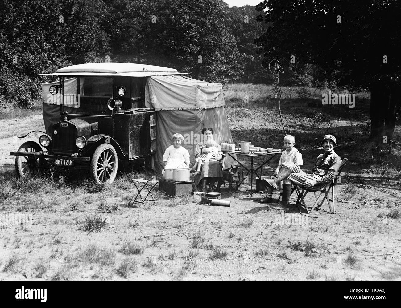 Famiglia campeggio, Texas, Stati Uniti d'America, circa 1920 Foto Stock