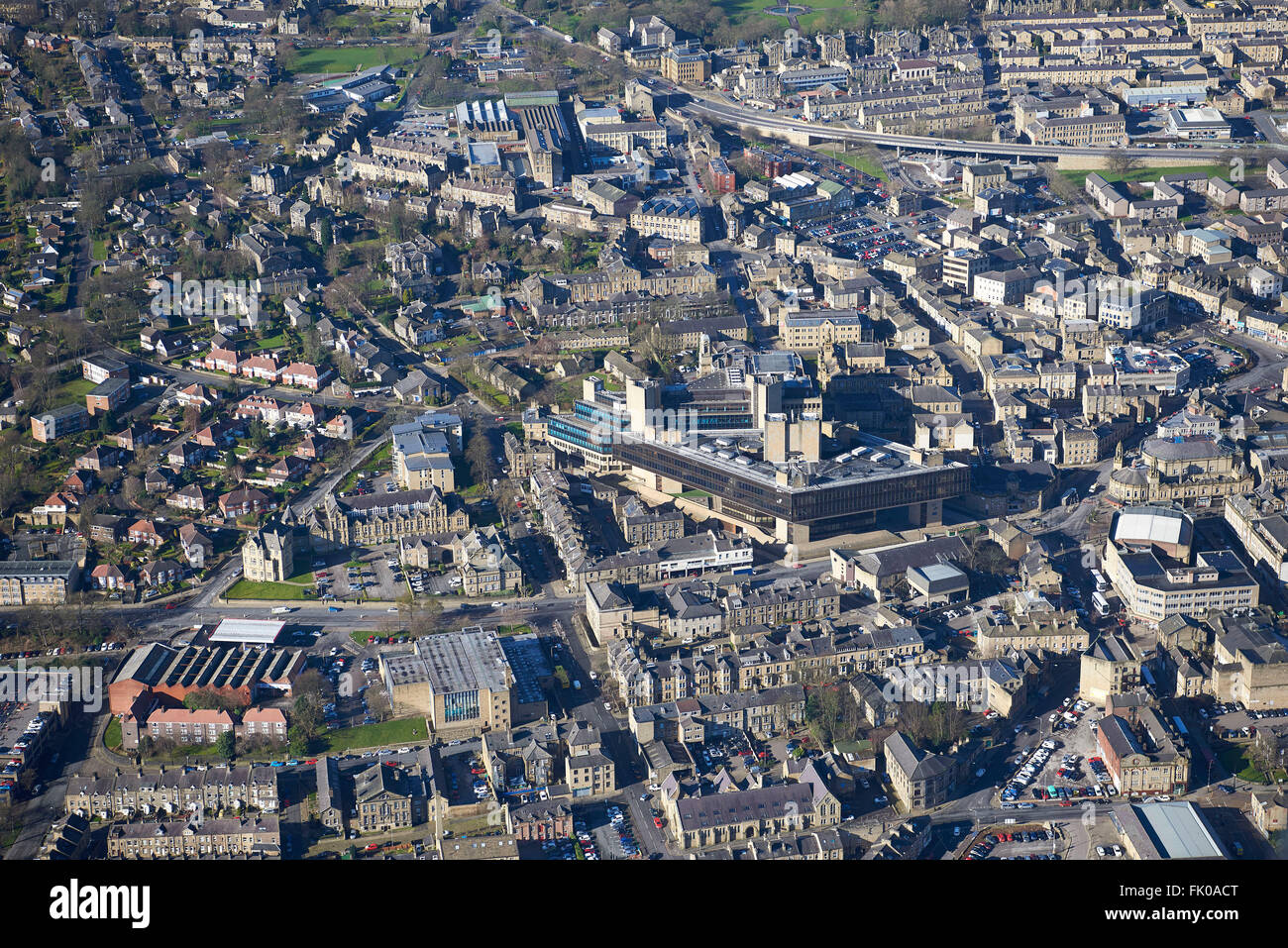 Halifax Town Center, West Yorkshire, nell'Inghilterra del Nord, Regno Unito, mostrando l'Halifax Building Society HQ Foto Stock