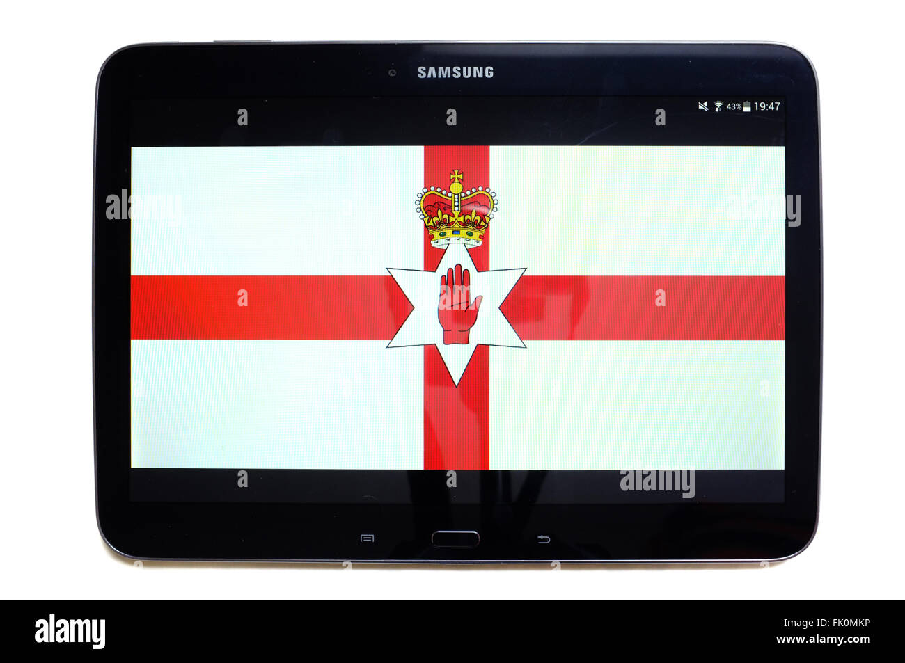 Bandiera dell'Irlanda del Nord viene visualizzato sullo schermo di un tablet fotografati contro uno sfondo bianco. Foto Stock