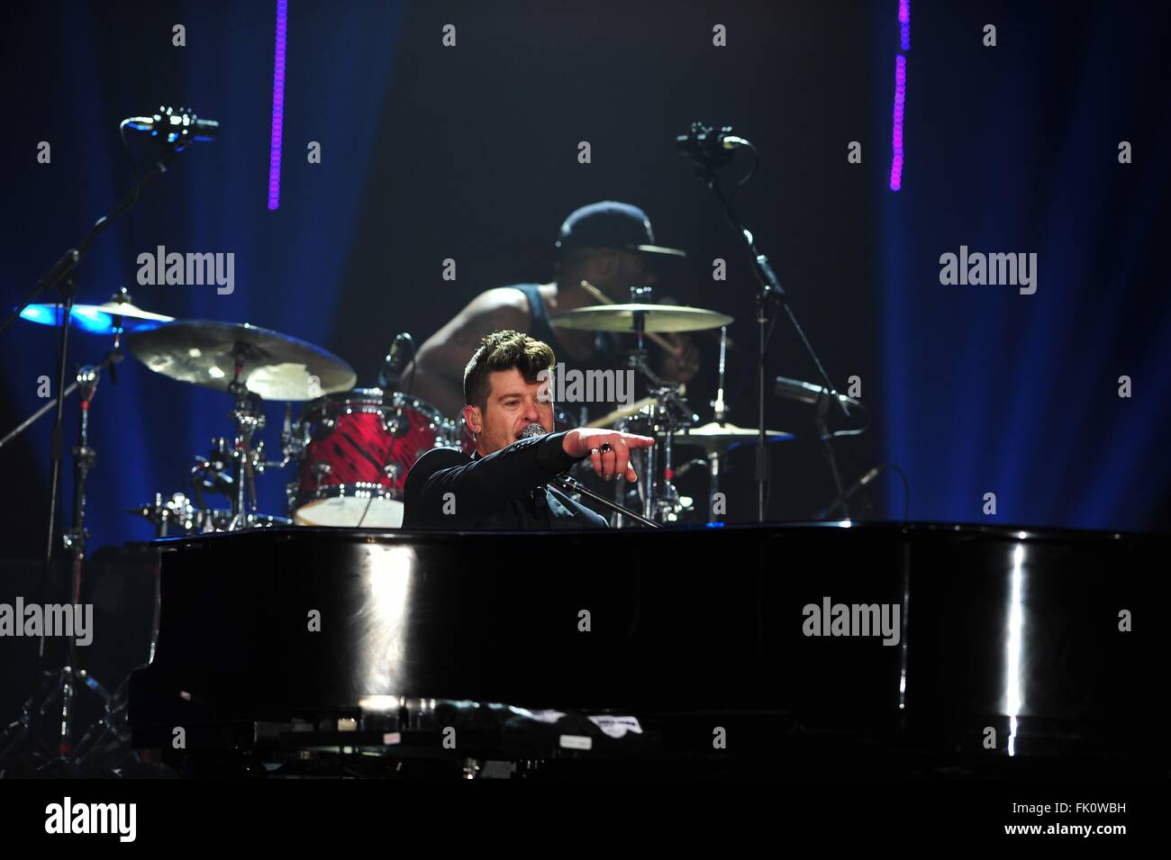 Jakarta, Indonesia. Mar 4, 2016. Us cantante Robin Thicke compie durante il Jakarta International Java Jazz Festival di Jakarta, Indonesia, Marzo 4, 2016. Il XII internazionale di Giacarta Java Jazz Festival si terrà dal 4 Marzo al 6. © Zulkarnain/Xinhua/Alamy Live News Foto Stock