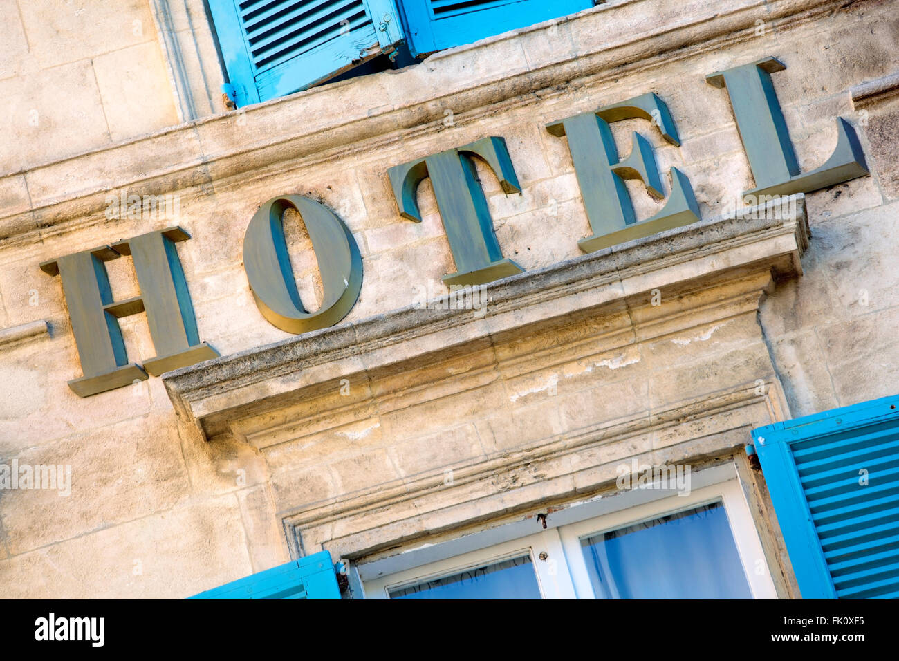 Hotel vecchio segno il sud della Francia. Foto Stock