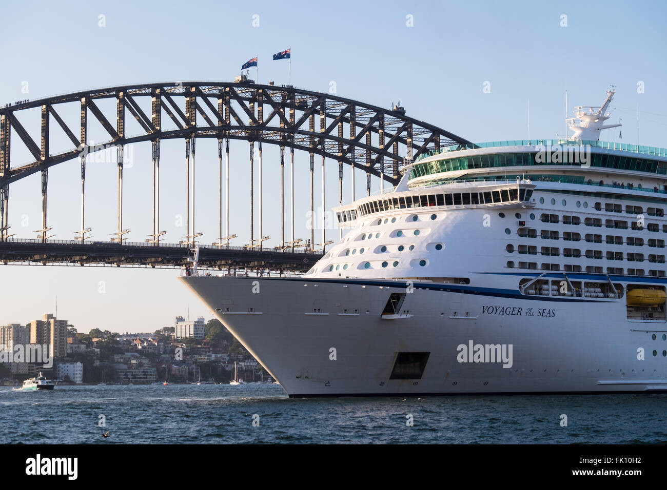 Royal Caribbean Cruise liner, Voyager dei mari, si allontana il Porto di Sydney Foto Stock