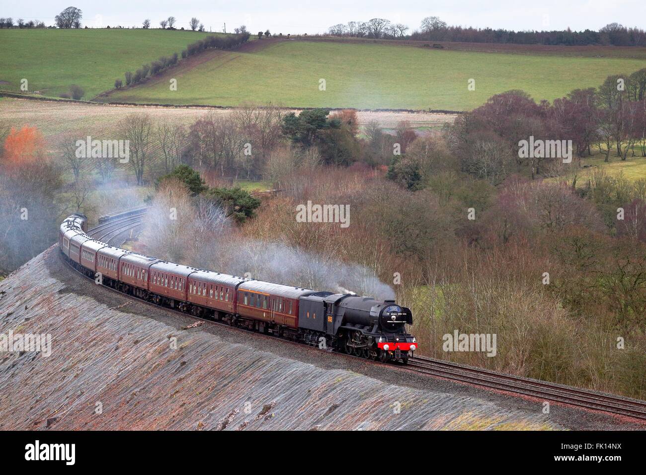 Accontentarsi di Carlisle Linea ferroviaria Regno Unito. Treno a vapore LNER A3 classe 4-6-2 n. 60103 Flying Scotsman. Cumbria, Inghilterra. Foto Stock