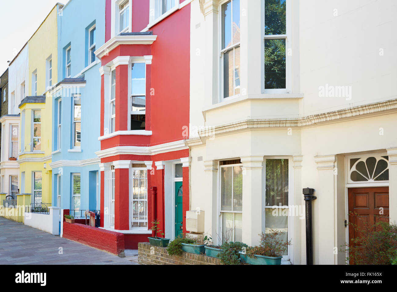 Tipiche case colorate facciate in Londra Foto Stock