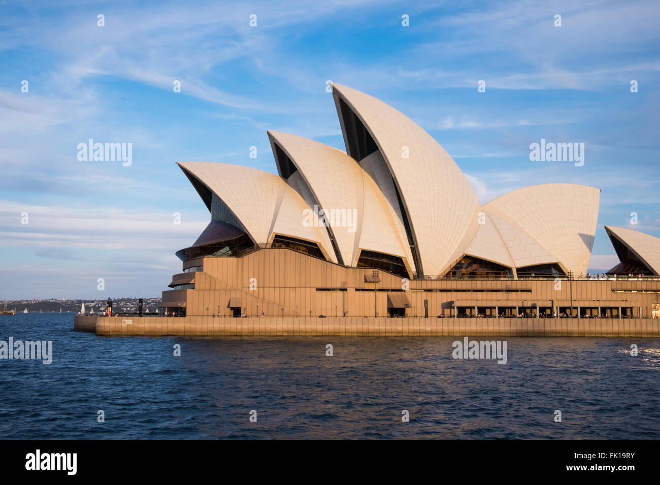 Una vista di profilo della Sydney Opera House Foto Stock