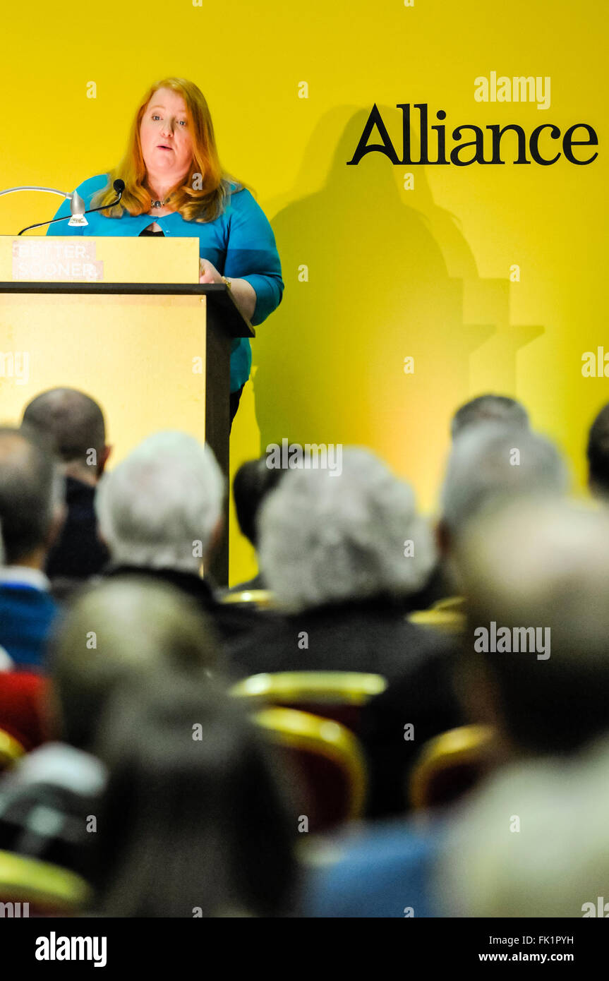 Belfast, Irlanda del Nord. 05 mar 2016 - vice leader Naomi a lungo il Partito dell Alleanza 2016 Conferenza annuale. Credito: Stephen Barnes/Alamy Live News Foto Stock