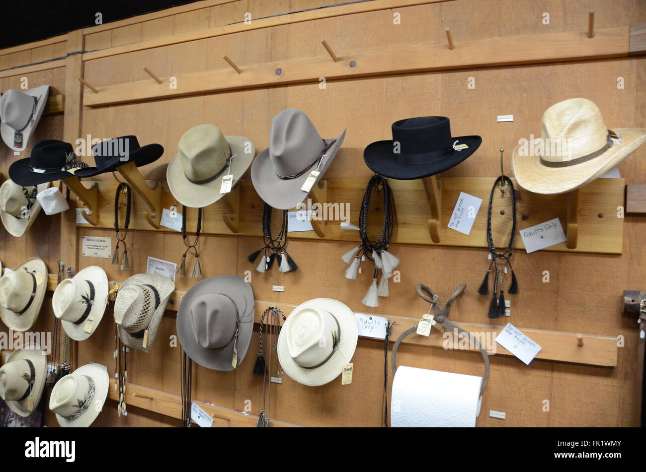 Cappelli da cowboy di Sedona varietà del negozio Foto Stock