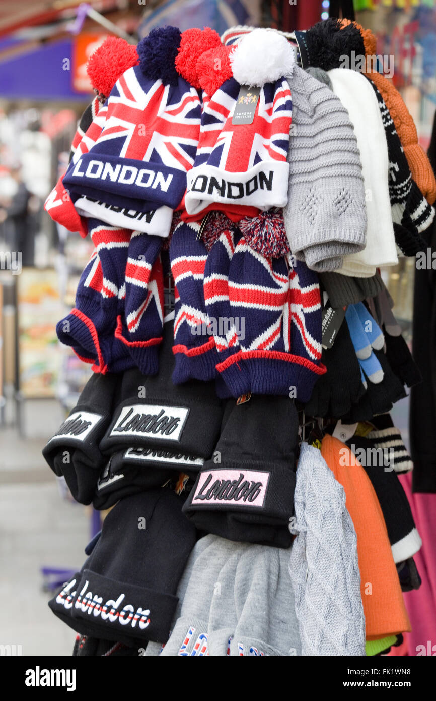 Bancarella vendendo souvenir di Londra Inghilterra Foto Stock