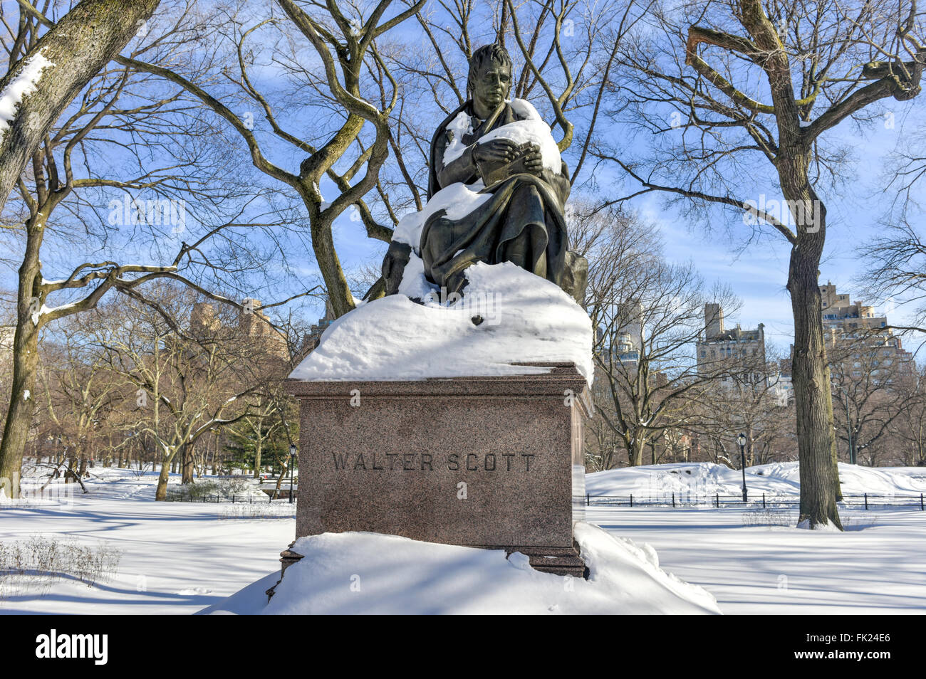 Monumento a Walter Scott, al Central Park di New York durante l'inverno. Foto Stock