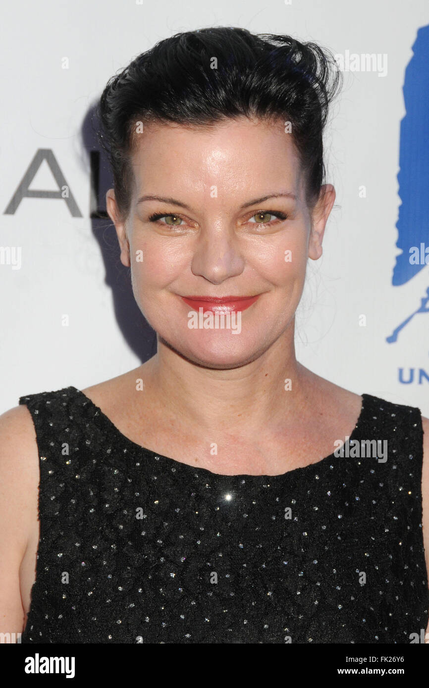 Universal City, CA, Stati Uniti d'America. Mar 5, 2016. 5 Marzo 2016 - CITTÀ UNIVERSALE, California - Pauley Perrette. Quindicesima Shane l'ispirazione di gala tenutosi presso l'Universal Studios Globe Theatre. Photo credit: Byron Purvis/AdMedia © Byron Purvis/AdMedia/ZUMA filo/Alamy Live News Foto Stock