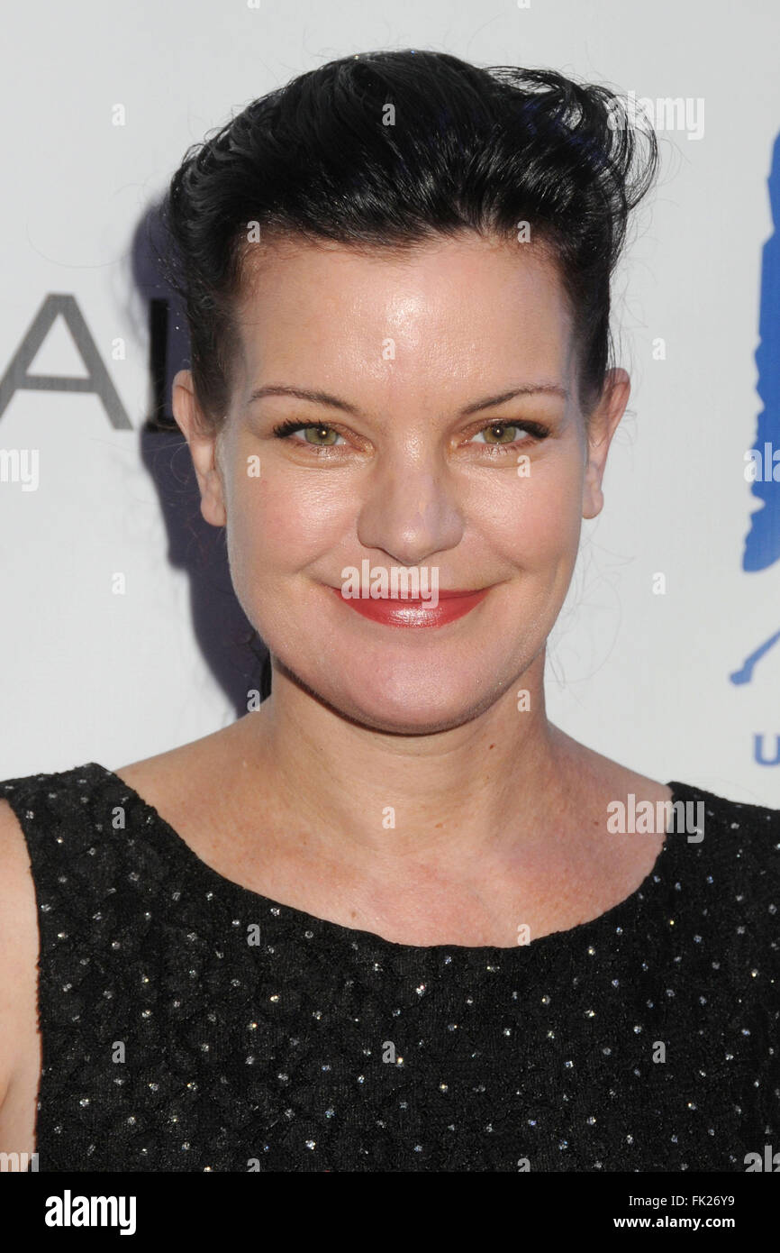 Universal City, CA, Stati Uniti d'America. Mar 5, 2016. 5 Marzo 2016 - CITTÀ UNIVERSALE, California - Pauley Perrette. Quindicesima Shane l'ispirazione di gala tenutosi presso l'Universal Studios Globe Theatre. Photo credit: Byron Purvis/AdMedia © Byron Purvis/AdMedia/ZUMA filo/Alamy Live News Foto Stock