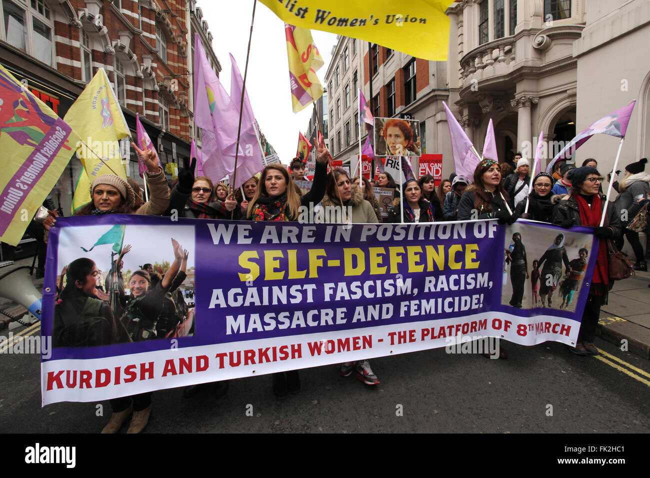 Londra, UK, 5 marzo 2016. Donne curde a milioni di donne salire la dimostrazione che denuncia la violenza contro le donne. Credito: Rastislav Kolesar/Alamy Live News Foto Stock