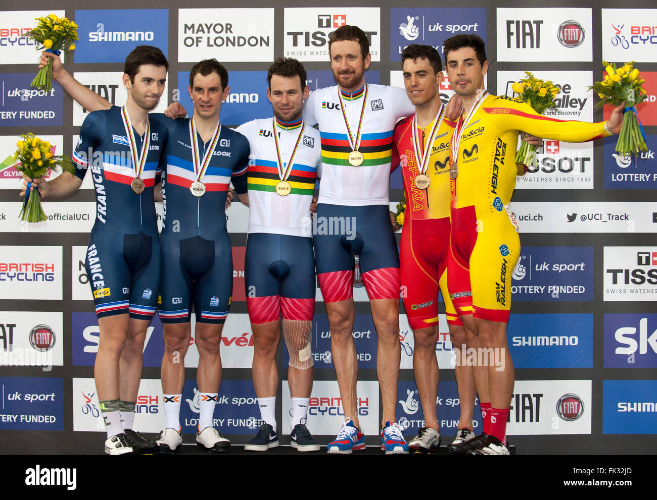 6 marzo 2016, Lee Valley VeloPark, Queen Elizabeth Olympic Park Londra Inghilterra. MenÕs Madison Medal Ceremony. Credito: Stephen Bartolomeo/Alamy Live News Foto Stock