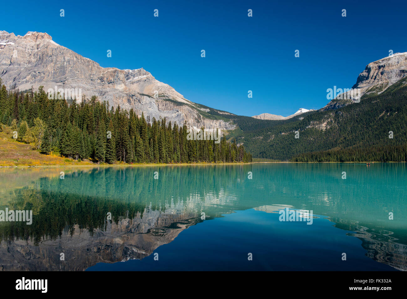 Il Lago di Smeraldo, Parco Nazionale di Yoho, Canadian Rockies, British Columbia Provincia, Canada Foto Stock