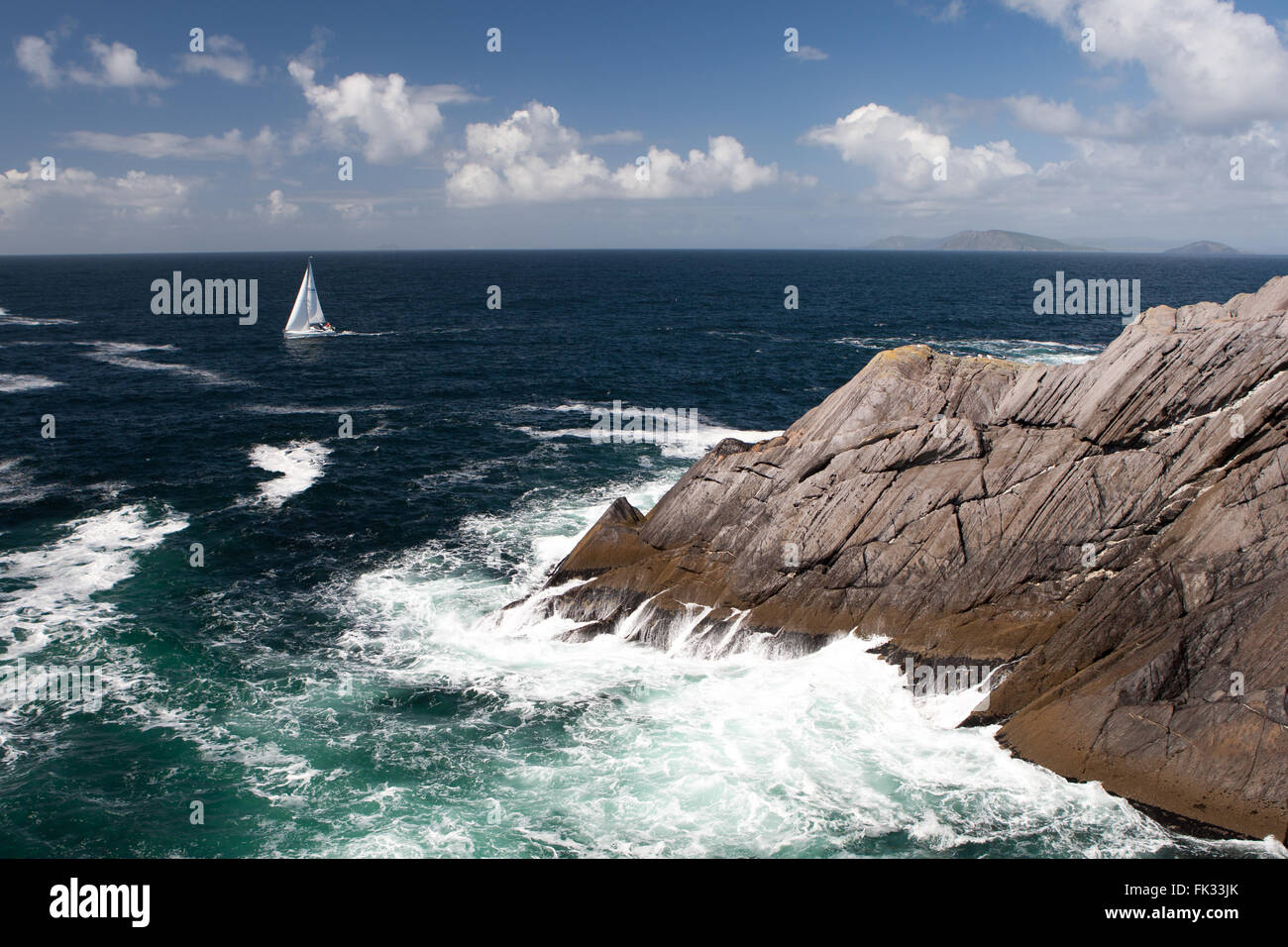 Dursey Island, penisola di Beara, County Cork, Irlanda - 18 agosto 2010: Dursey Island è separata dalla terraferma da uno stretto Foto Stock