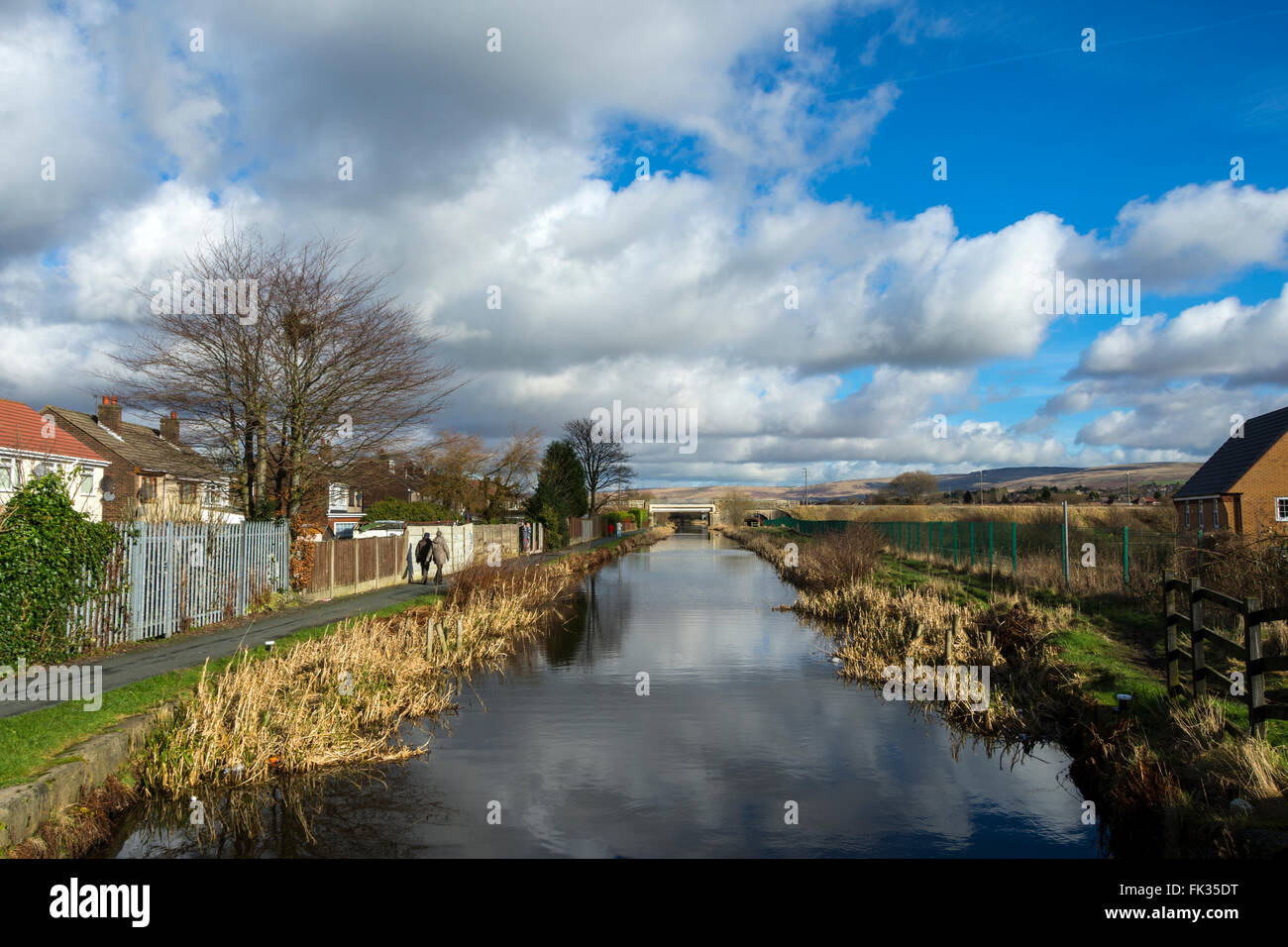 Il Rochdale Canal vicino a Newbold, Rochdale, Greater Manchester, Inghilterra, Regno Unito Foto Stock