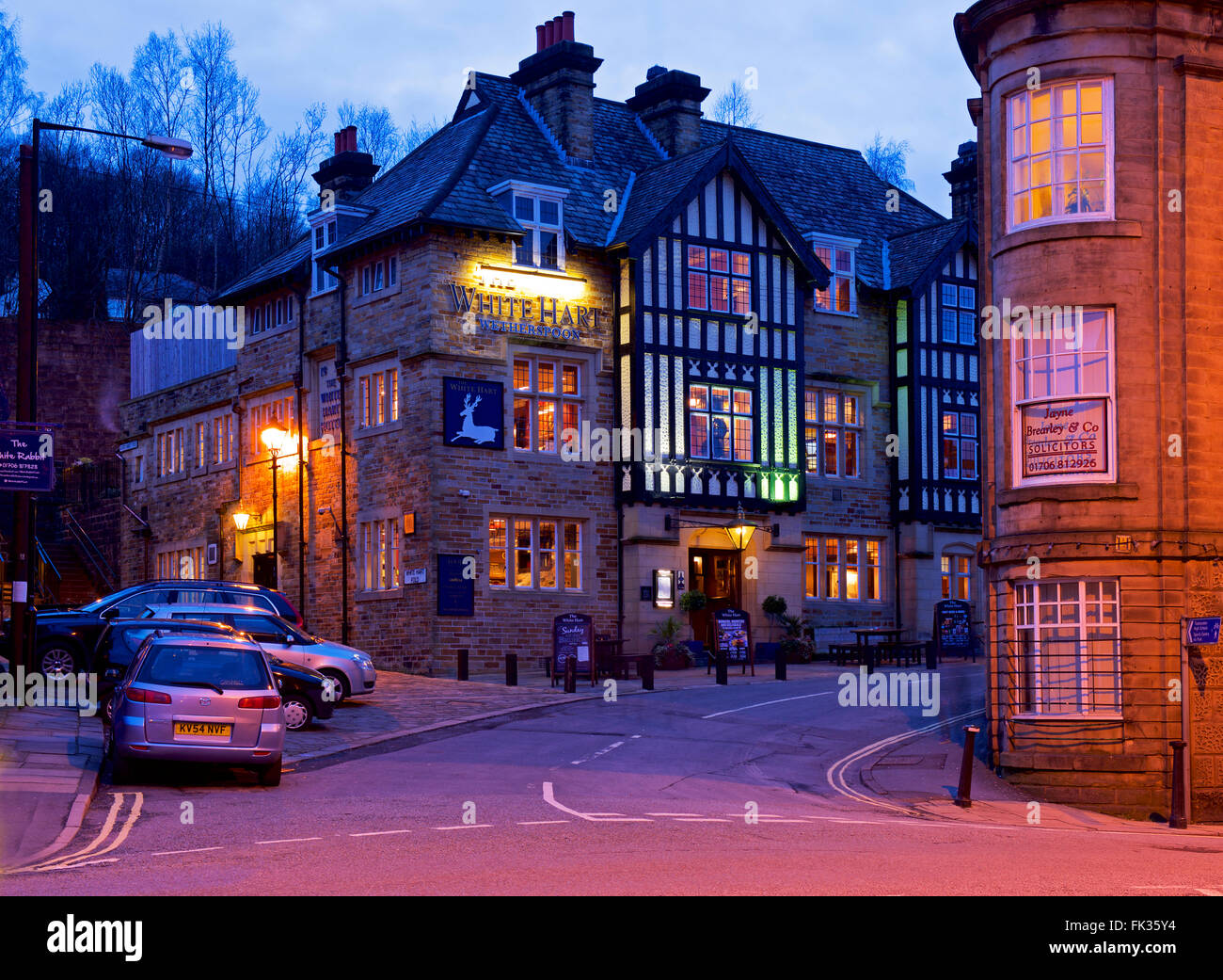 Il White Hart - un Wetherspoon pub - in Todmorden, West Yorkshire, Inghilterra, Regno Unito Foto Stock