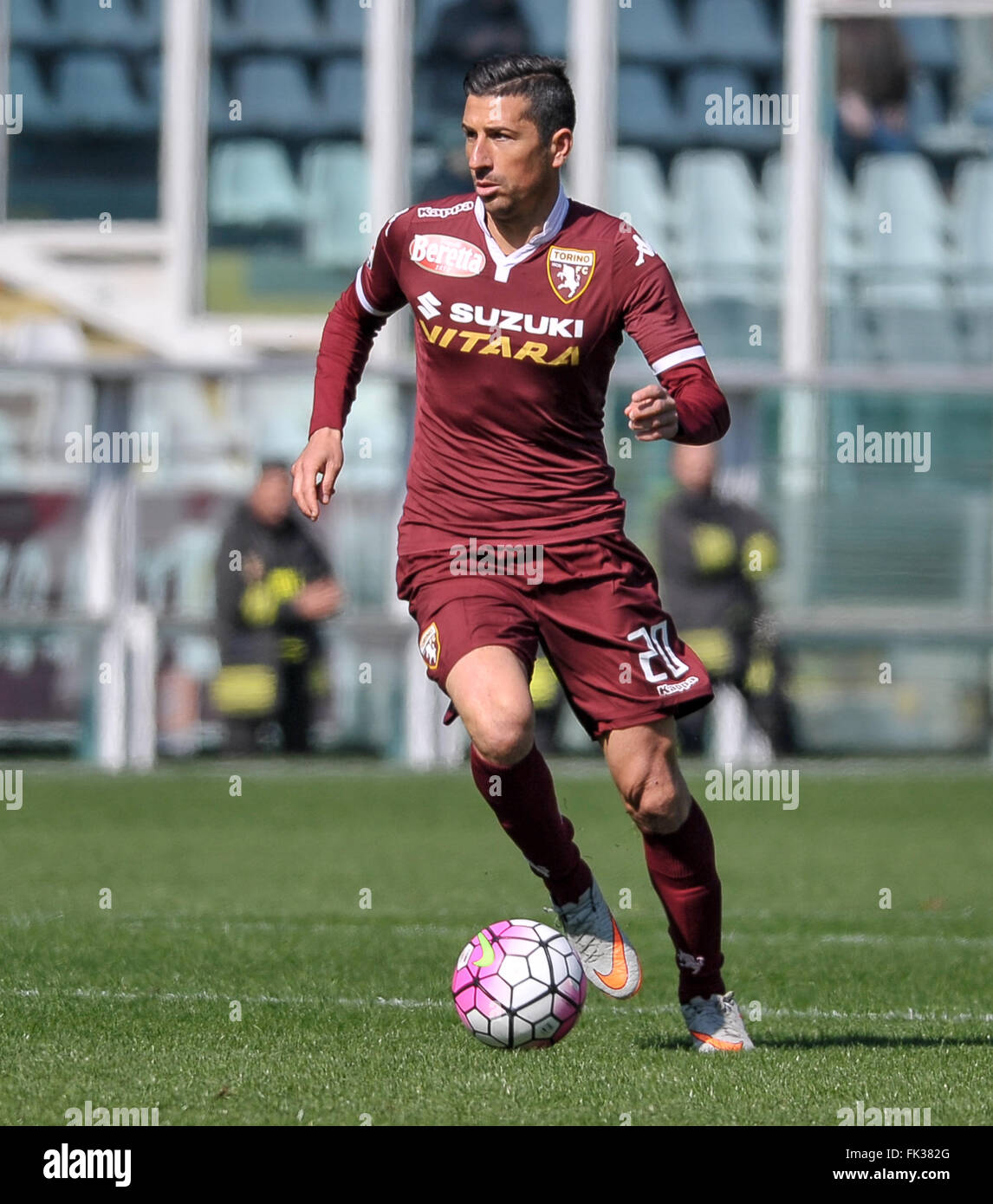 Giuseppe Vives in azione durante la serie di una partita di calcio tra Torino  FC e SS Lazio. Il fianl risultato è 1-1. (Foto di Nicolò Campo/Pacific  premere Foto stock - Alamy