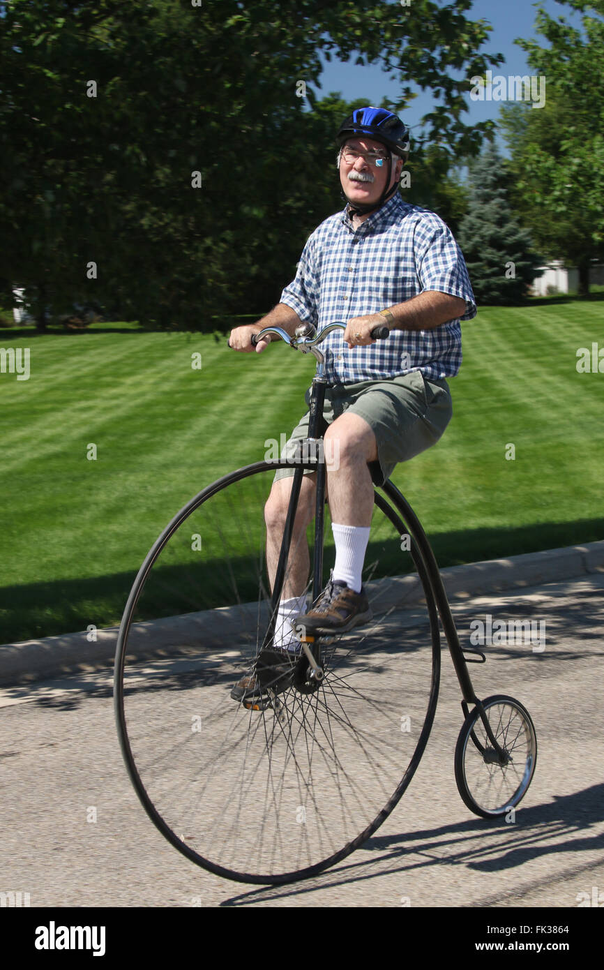 Penny-Farthing. Ruota alta. Alta Wheeler. Bicicletta storica. Gli accordi di Dayton, Ohio, Stati Uniti d'America. Foto Stock