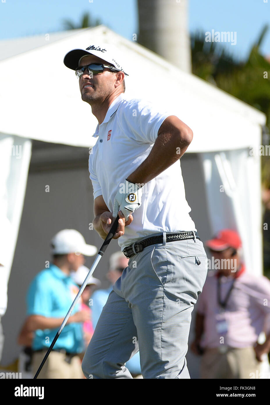 Doral, Florida, Stati Uniti d'America. 06 Mar, 2016. Adam Scott da Australia sul decimo tee durante il round finale del mondo Golf Championships-Cadillac campionati - round finale al Trump National Doral in Doral, FL Credito: Azione Sport Plus/Alamy Live News Foto Stock